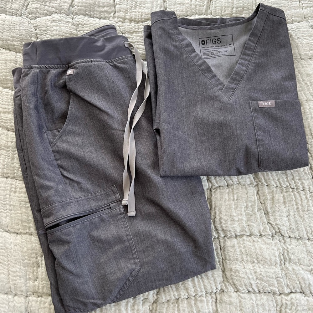 FIGS: Heather grey set, Jogger scrub pants and one pocket top